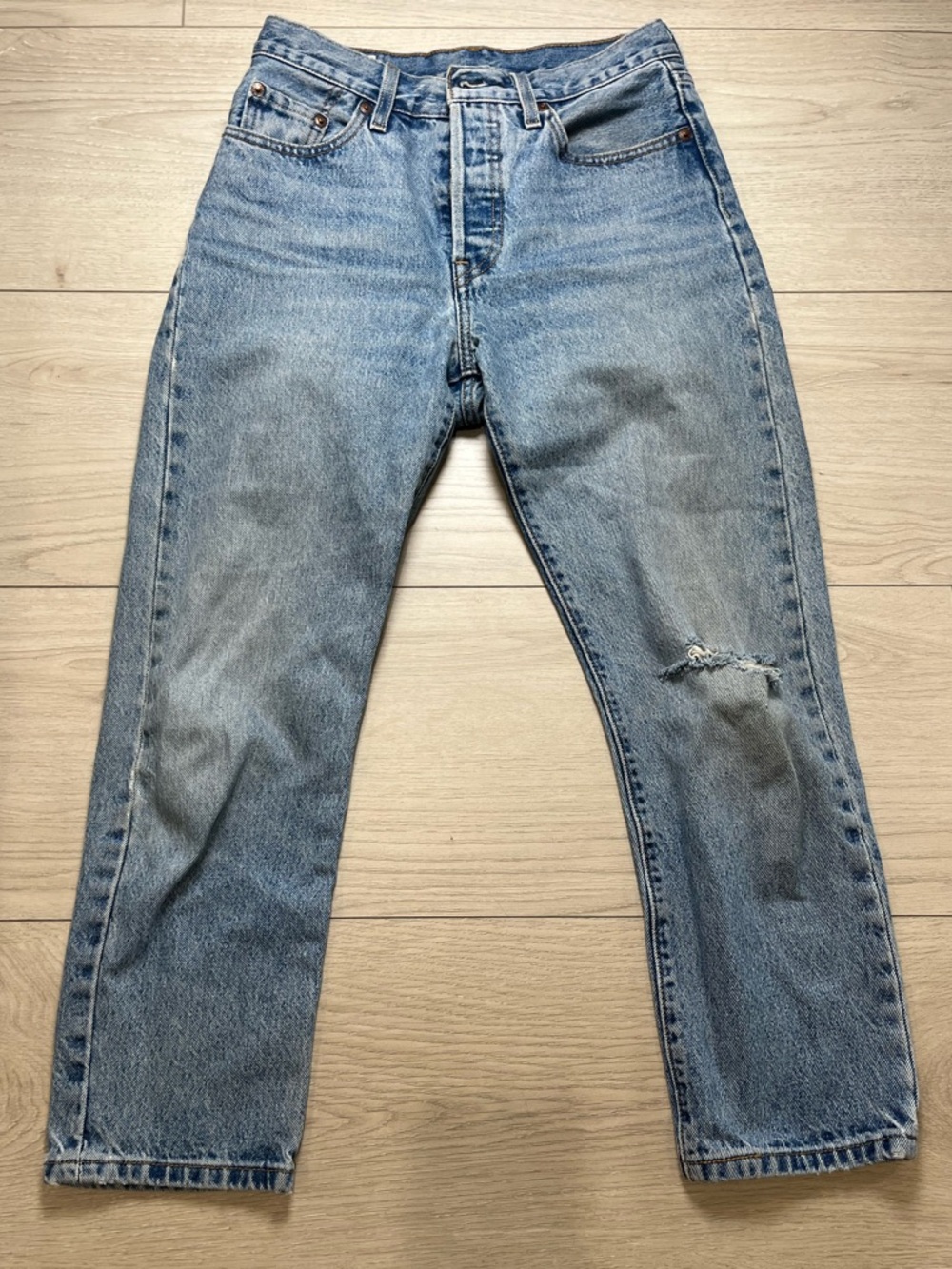 LEvis Classic Button-Fly Distressed Blue Denim Jeans Levi’s Premium 25x36 Big E